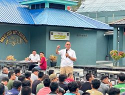 Pupuk Semangat Kebersamaan, Warga Binaan Dan Petugas Lapas Senam Bersama
