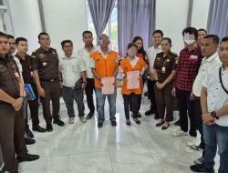 Polres Samosir Serahkan Dua Tersangka Korupsi Dana Desa Ke JPU