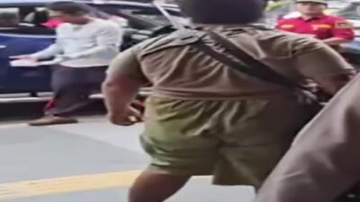 Viral, Satpol PP Amankan Pengamen Tuna Netra Melawan