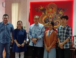Paduan Suara Clara Belle SMA Negeri 12 Medan Audiensi ke Ketua DPRD Kota Medan