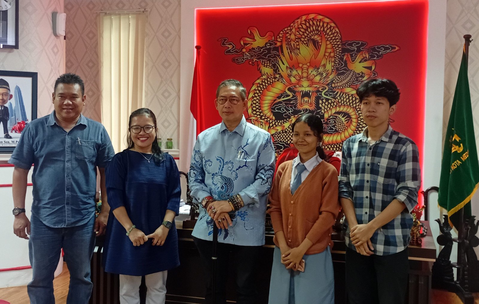 Paduan Suara Clara Belle SMA Negeri 12 Medan Audiensi ke Ketua DPRD