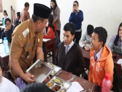 Wabup Dairi Tinjau Pelaksanaan Program Makan Bergizi Gratis di Sekolah