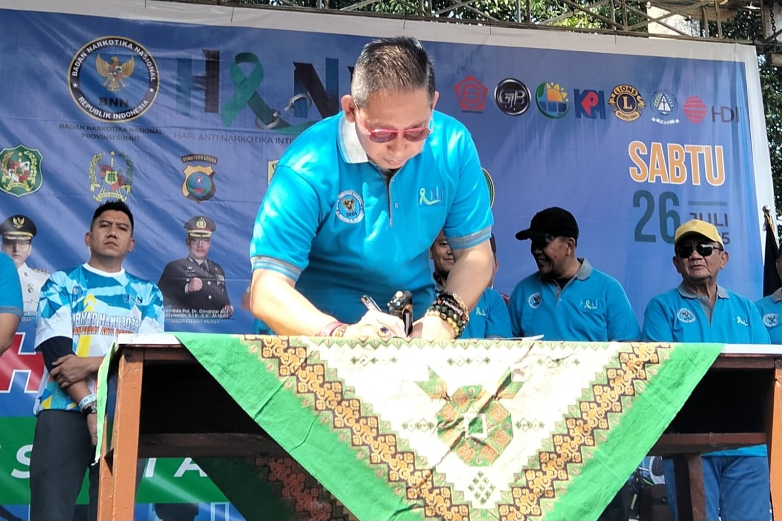 Ketua DPRD Medan dan Kepala BNNP Sumut Teken Pakta Integritas Tolak Narkoba Bersama Ribuan Warga
