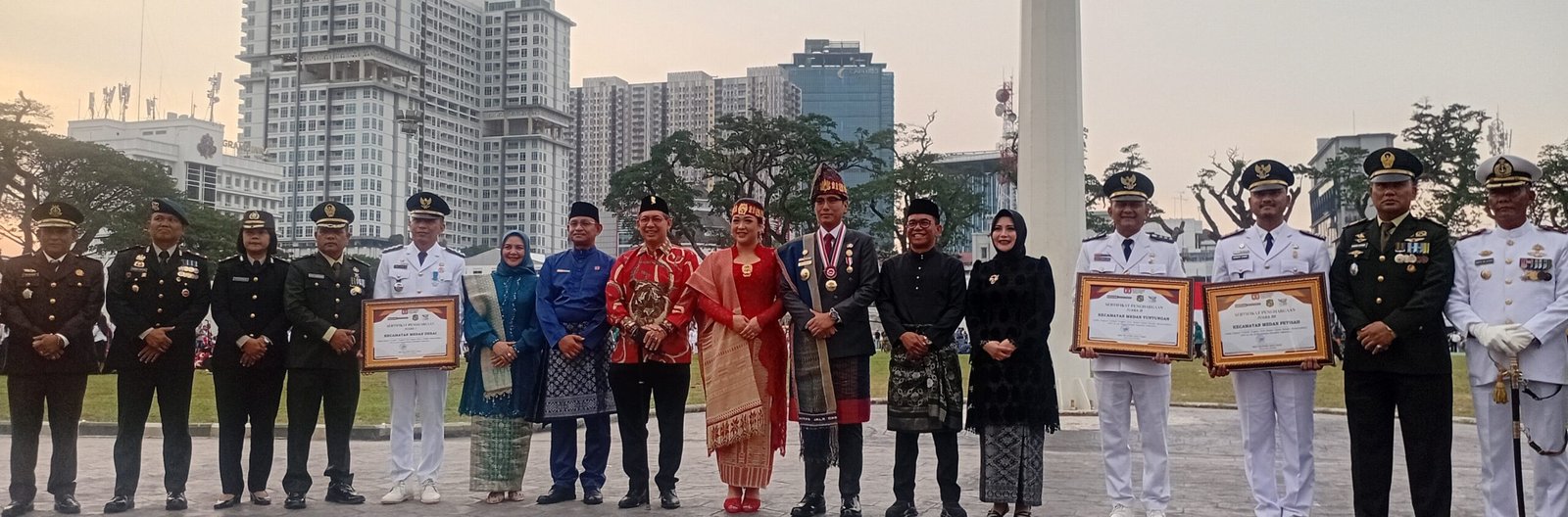 Ketua DPRD Medan Hadiri Upacara Penurunan Bendera HUT RI ke-80