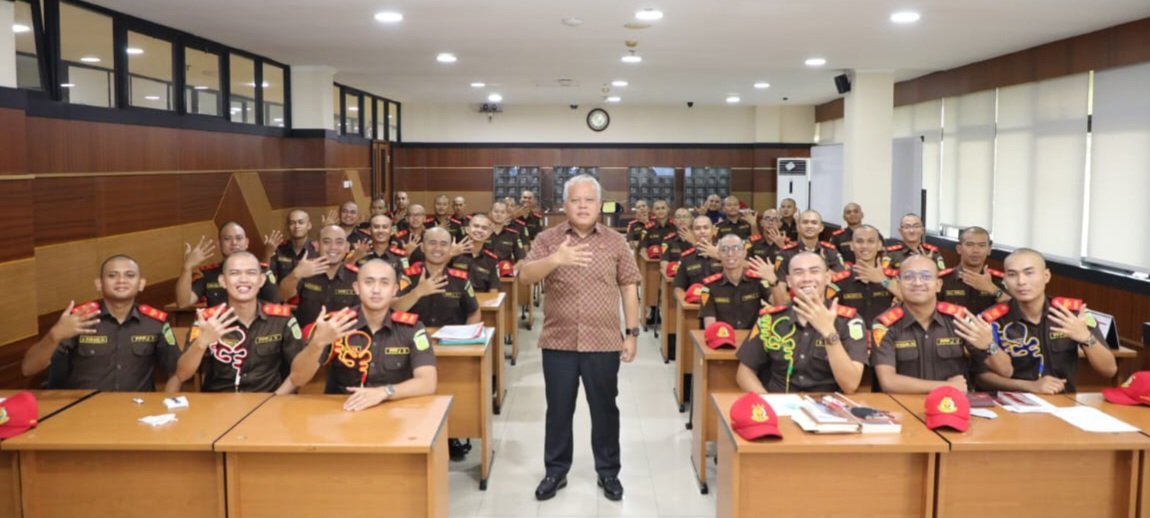 Harli Siregar Beri Pembekalan Public Speaking untuk Siswa PPPJ di Jakarta