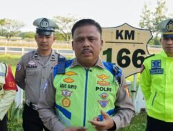 Kakorlantas Tinjau Arus Lalin Tol Trans Jawa, Tegaskan Agar Jaga Keselamatan Jalan