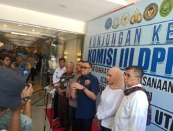 Sebut Manusia Tolol Sedunia, Wakil Ketua Komisi III DPR-RI Jadi ‘Trending Topik’