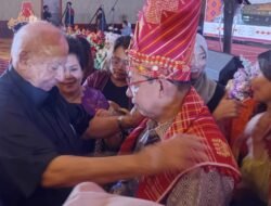 Ketua DPRD Medan Dikukuhkan Jadi Bere-Bere Sembiring Pelawi dalam Peluncuran Buku “Bangsa Karo dari Masa ke Masa”