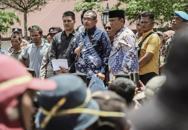 Ratusan Warga Dairi Gelar Aksi Damai Tolak PT Gruti, Bupati Janji Dampingi Masyarakat