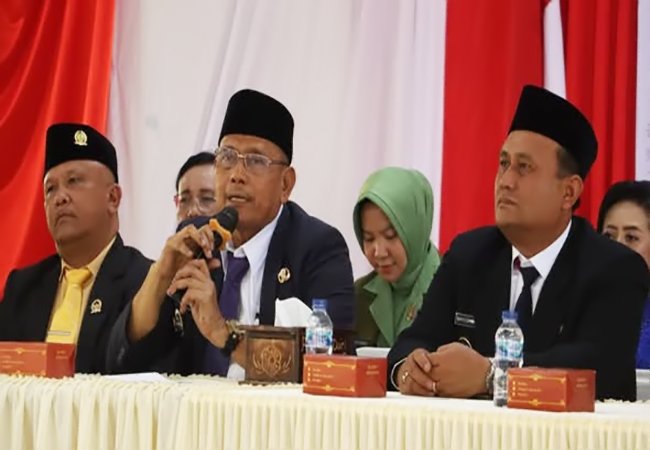 Bupati Dairi Kukuhkan 45 Anggota Paskibraka untuk Upacara HUT ke-80 RI