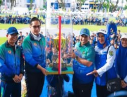 Medan Selayang Raih Juara Umum Porkot Medan XV 2025, Wali Kota Serahkan Piala Bergilir