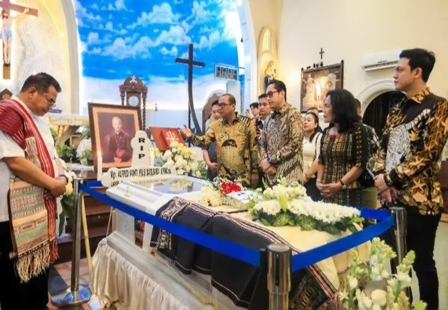 Wali Kota Medan Hadiri Misa Requiem Uskup Emeritus Mgr. Alfred Gonti Pius Datubara