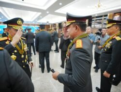 Kapolda Sumut Irjen Whisnu Hermawan Terima Tanda Kehormatan Bintang Bhayangkara Pratama Dari Kapolri