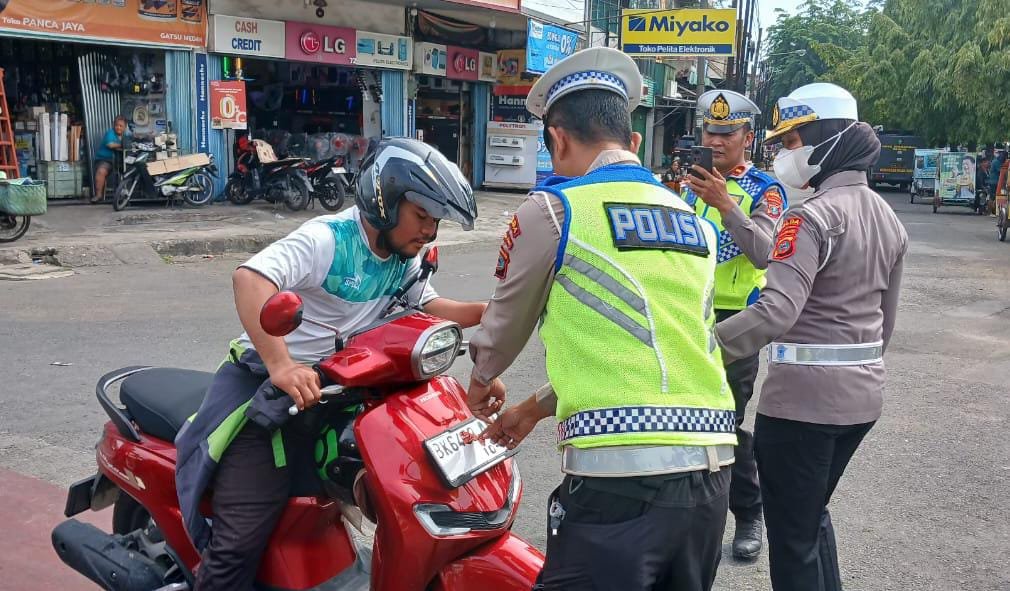 Hari Ketiga Ops Zebra Toba 2025 : Kesadaran Publik Mulai Meningkat, Upaya Lapangan Ditambah Untuk Jaga Stabilitas Lalu Lintas