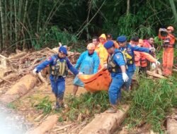 Polairud Dan Tim SAR Gabungan Maksimalkan Evakuasi Korban Banjir Di Sibolga–Tapteng