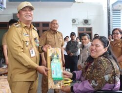 Pemkab Dairi Kembali Salurkan Bantuan Atensi Kewirausahaan Untuk Disabilitas, Bupati Dairi : Pergunakan Dengan Baik, Semoga Tidak Ada Lagi Disabilitas Yang Tidak Bisa Mandiri