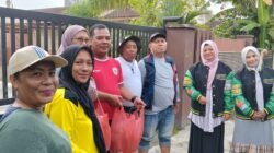 Lurah Karang Berombak dan Dinas SDABMBK Kerahkan Armada Bersihkan Sampah Pasca Banjir
