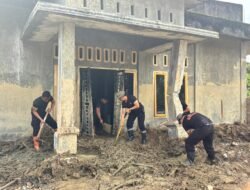 Sinergitas Kemanusiaan: TNI-Polri Bersihkan Rumah Dan Bangkitkan Harapan Warga