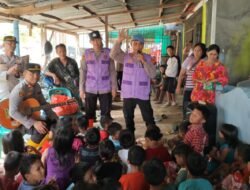 Polres Sibolga Berikan Bantuan Dan Trauma Healing, Terhadap Korban Bencana Alam Longsor Dan Banjir