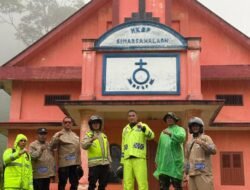 Kapolres Tapanuli Utara Tinjau Titik Longsor Parmonangan, Pastikan Warga Aman Dan Evakuasi Berjalan