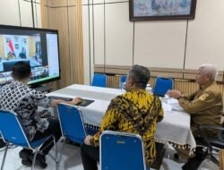 Wagub Surya Ikuti Rapat Percepatan Rehabilitasi Dan Rekonstruksi Pasca Bencana Bersama Mendagri