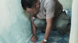 Brimob Polda Sumut Dan Warga Satukan Tenaga Wujudkan MCK Layak Bagi Korban Banjir Tolang Julu