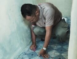 Brimob Polda Sumut Dan Warga Satukan Tenaga Wujudkan MCK Layak Bagi Korban Banjir Tolang Julu