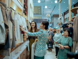 Pembukaan INACRAFT 2026, Kahiyang Ayu Perkenalkan Potensi Kriya Dan Wastra Sumut Pada Ketua Umum Dekranas