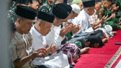 Gubernur Sumut Bobby Nasution Salat Tarawih Perdana Di Lokasi Terdampak Bencana Tukka Tapteng