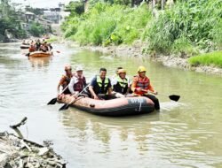 Aksi Nyata di HUT Ke-18 Gerindra, Bobby Nasution Bersihkan Sungai Dan Sapa Warga Aur