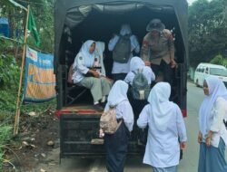 Brimob Sumut Antar Anak-Anak Desa Garoga Tetap Bersekolah Di Tengah Dampak Bencana