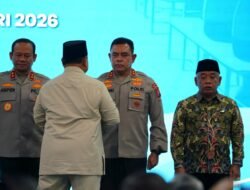 Presiden Prabowo Anugerahkan Satyalancana Wira Karya Pada Kapolda Sumut