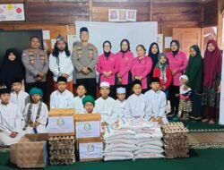 Jumat Berkah Di Bulan Ramadhan 1447 H Kapolres Di Dampingi Ketua Bhayangkari Cabang Pakpak Bharat Kunjungi Ponpes Serta Mesjid.