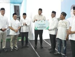 Gubernur Bobby Nasution Serahkan Hibah Rp500 Juta, Tekankan Masjid Harus Sejahterakan Jamaah
