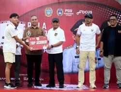 Payabakung United Juara Liga 4 Sumut, Wagub Surya Serahkan Trofi Piala Gubernur