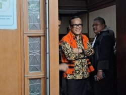 Terdakwa Ex Wamen Tenaga Kerja ‘Menyesal’ Dituntut 5 Tahun Penjara