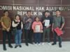 Keluarga Korban Tindak Kekerasan Hingga Tewas Oleh Oknum TNI Terpaksa Telan ‘Pil Pahit’, Terdakwa Dihukum 10 Bulan Penjara Dan Tidak Dipecat