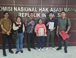 Keluarga Korban Tindak Kekerasan Hingga Tewas Oleh Oknum TNI Terpaksa Telan ‘Pil Pahit’, Terdakwa Dihukum 10 Bulan Penjara Dan Tidak Dipecat