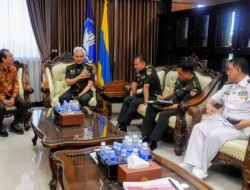 Kunjungi Rektor UNAIR, Kapuskes TNI Dan Kapuskesad Bahas Penguatan SDM Kesehatan