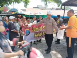 Tunjukkan Kepedulian Pada Warga, Polsek Kuala Berbagi Di Jumat Berkah