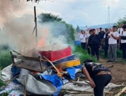Barak Diduga Tempat Konsumsi Sabu Yang Viral Di Medsos Digerebek, Satresnarkoba Polres Karo Bakar Lokasi