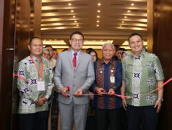 Wagub Surya Tekankan Pentingnya Kolaborasi  Pemerintah Dan Apoteker Hadapi Tantangan Kesehatan Global