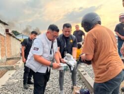 Polrestabes Medan Ratakan Bantaran Rel KA Medan – Kualanamu Jadi Sarang Narkoba, 3 Kg Ganja Serta Sejumlah Paket Sabu Dan Beragam Senjata Disita