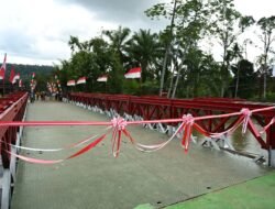 Resmikan Jembatan Bailey Di Tapteng, Bobby Nasution Janji Beri Modal Usaha Untuk Warga