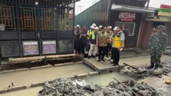 Rico Waas Turun ke Helvetia, Cek Jalan Konblok dan Drainase yang Jadi Keluhan Warga